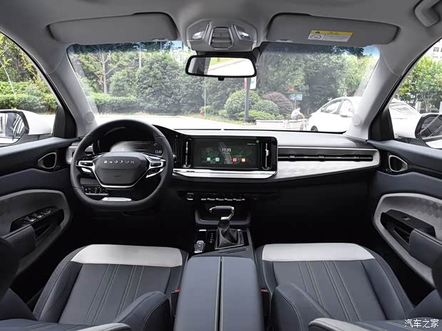 上汽通用五菱 新宝骏RM-5 2019款 1.5T CVT 24小时在线尊贵型 6座