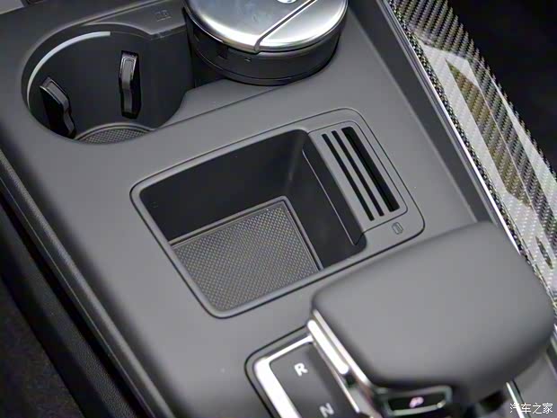 一汽-大众奥迪 奥迪A4L 2020款 45 TFSI quattro 臻选动感型