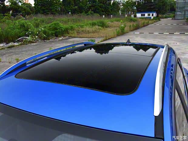 上汽集團(tuán) 名爵ZS 2018款 1.5L 手動(dòng)65寸巨幕天窗版