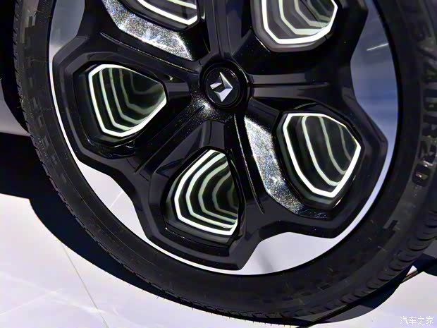 上汽通用五菱 寶駿RM-C 2019款 概念車