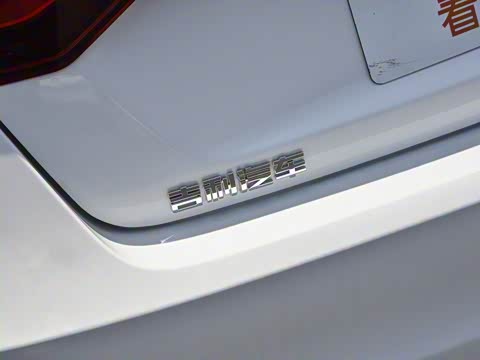 2019款 领军版 1.5L 手动向上互联型 国VI 2019款 领军版 1.5L 手动向上互联型 国VI