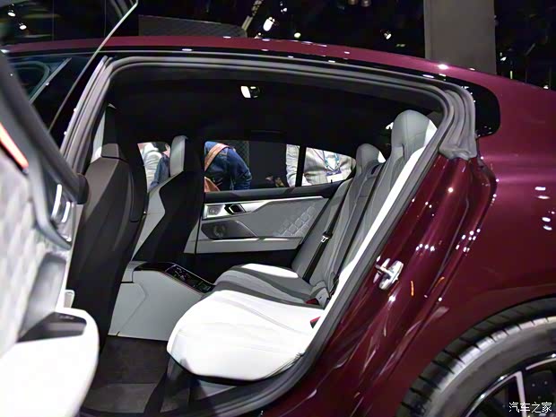 宝马M 宝马M8 2020款 M8 四门轿跑车 雷霆版