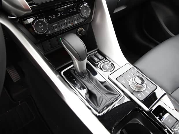 广汽三菱 奕歌 2018款 1.5T CVT四驱真我版 广汽三菱 奕歌 2018款 1.5T CVT四驱真我版