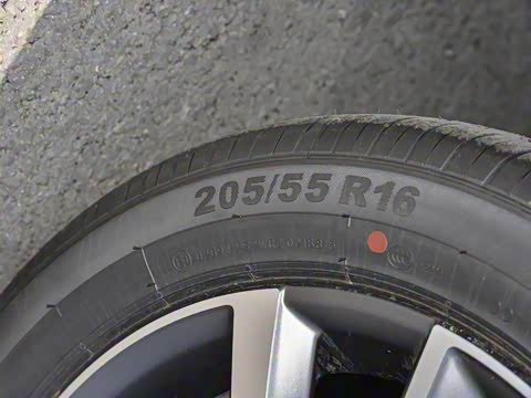 2019款 领军版 1.5L 手动向上互联型 国VI 2019款 领军版 1.5L 手动向上互联型 国VI