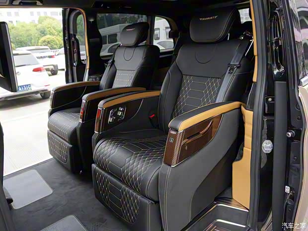 Mansory 迈莎锐MS580 2019款 2.0T 誉金版 Mansory 迈莎锐MS580 2019款 2.0T 誉金版