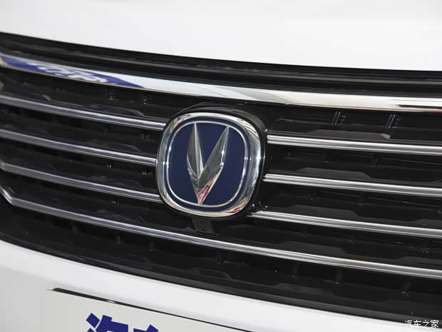 長(zhǎng)安汽車 長(zhǎng)安CS75 2020款 280T 手動(dòng)精智型 國(guó)VI