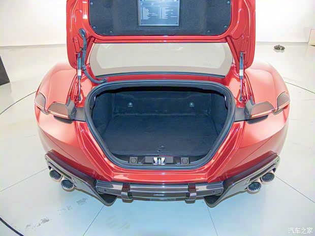 法拉利 Roma 2020款 3.9T V8