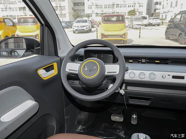 上汽通用五菱 宏光MINIEV 2022款 GAMEBOY 300km 玩咖款