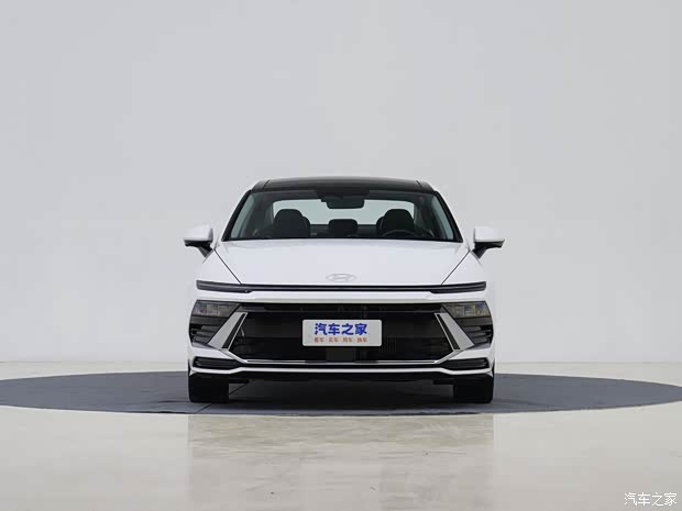 北京现代 索纳塔 2024款 1.5T 高配版 北京现代 索纳塔 2024款 1.5T 高配版