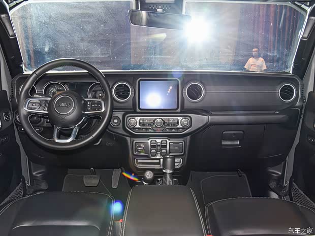 Jeep(进口) 牧马人新能源 2020款 四门 2.0T 4xe Sahara Jeep(进口) 牧马人新能源 2020款 四门 2.0T 4xe Sahara