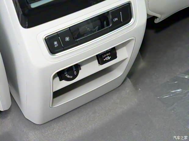 东风风行 风行·游艇 2022款 尊享型