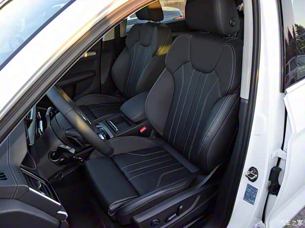 一汽-大众奥迪 奥迪Q5L 2022款 40T 时尚动感型