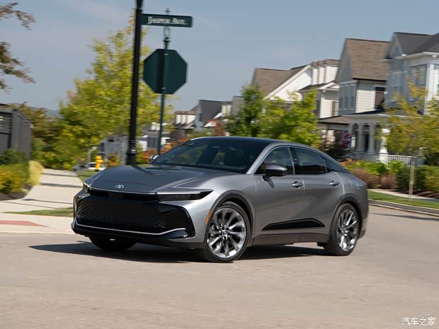 丰田(进口) 皇冠(进口) 2022款 Crossover Limited AWD 美国版 丰田(进口) 皇冠(进口) 2022款 Crossover Limited AWD 美国版