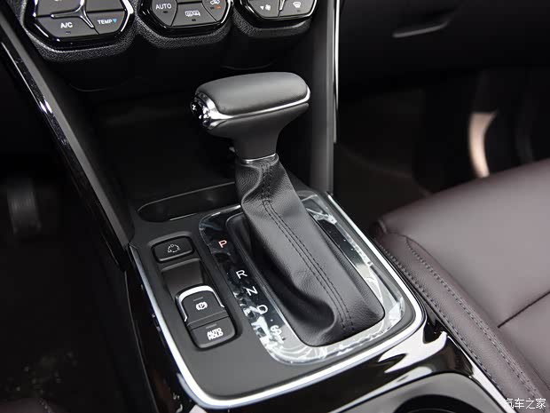 广汽乘用车 传祺GS4 2019款 270T 自动两驱豪华智联版