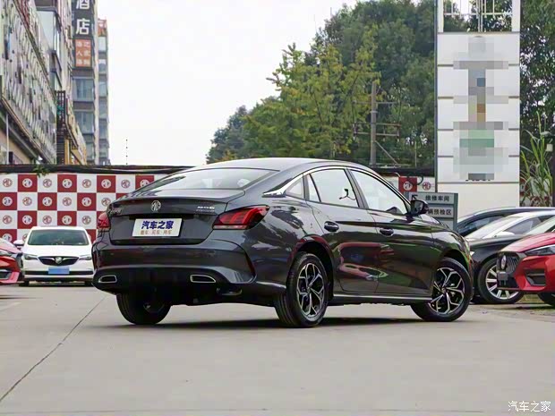 上汽集团 名爵5 2021款 180DVVT CVT青春旗舰版 上汽集团 名爵5 2021款 180DVVT CVT青春旗舰版