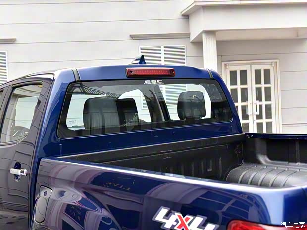 江西五十鈴 鈴?fù)?2022款 汽油四驅(qū)基本型