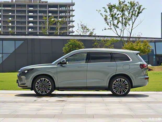 赛力斯汽车 问界M7 2024款 1.5T 四驱Plus版 5座 赛力斯汽车 问界M7 2024款 1.5T 四驱Plus版 5座