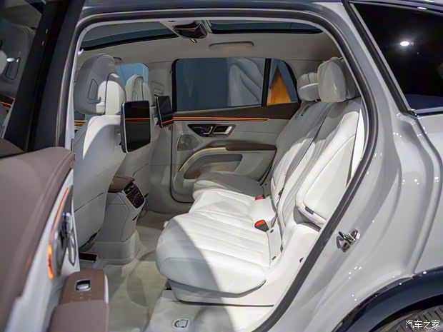 梅賽德斯-EQ 奔馳EQS SUV 2022款 580 4MATIC AMG Line 歐洲版 梅賽德斯-EQ 奔馳EQS SUV 2022款 580 4MATIC AMG Line 歐洲版