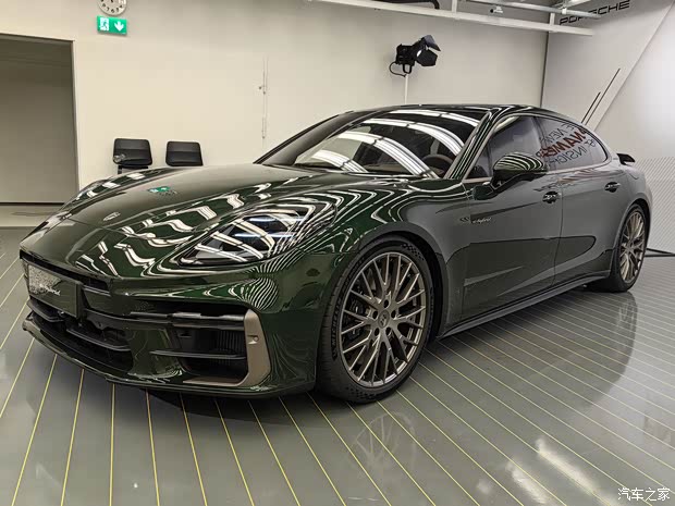 保時捷 Panamera新能源 2024款  Panamera Turbo E-Hybrid 行政加長版 4.0T