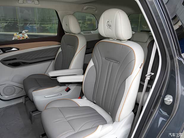 东风风行 风行·游艇 2022款 尊享型