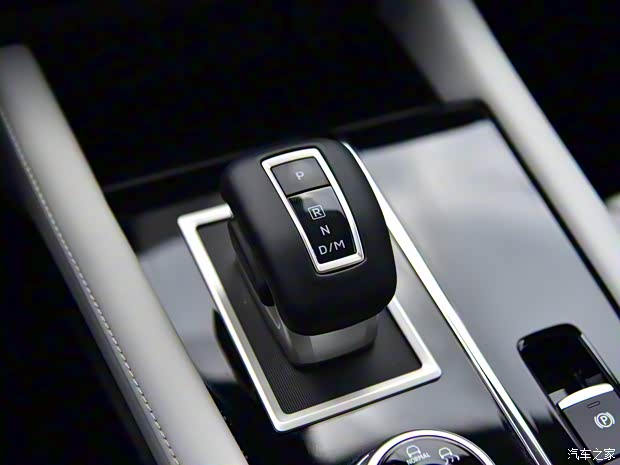 广汽三菱 欧蓝德 2022款 1.5T CVT四驱高配版 7座 广汽三菱 欧蓝德 2022款 1.5T CVT四驱高配版 7座