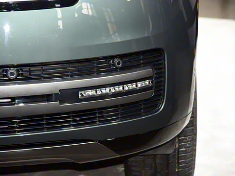 2023款 3.0 L6 400PS 典范加长版 2023款 3.0 L6 400PS 典范加长版