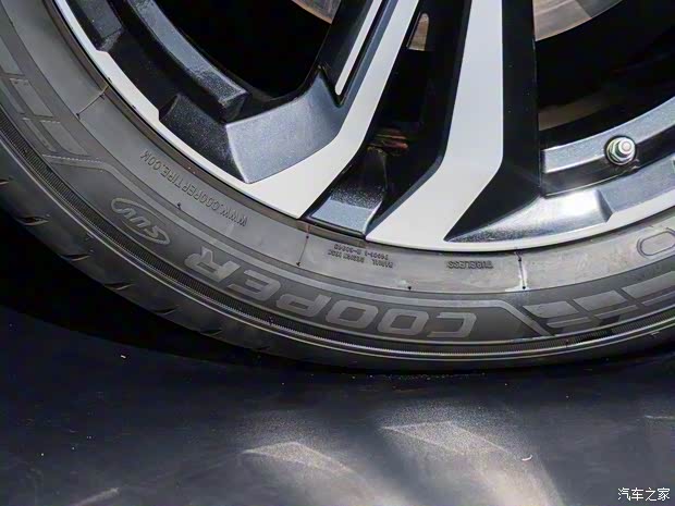 創(chuàng)維汽車 創(chuàng)維EV6 2022款 620 標(biāo)準(zhǔn)版