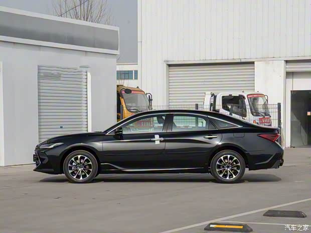 一汽丰田 亚洲龙 2022款 2.0L 豪华版