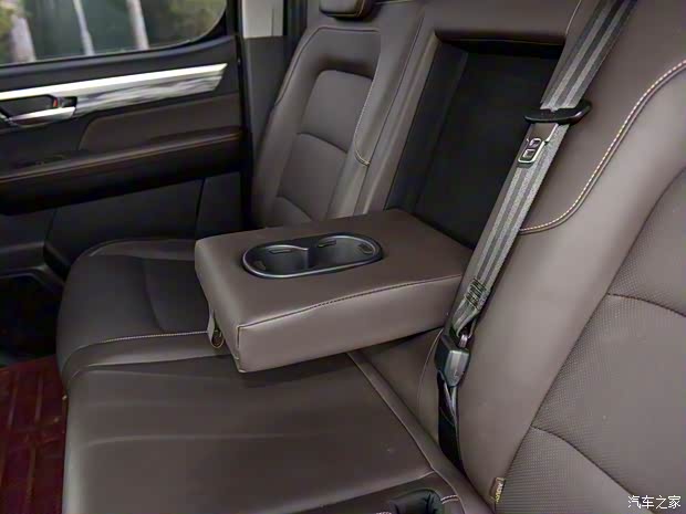 江淮汽車 悍途 2022款 2.0T山貓版手動柴油四驅(qū)精英型標雙HFC4DB2-2E