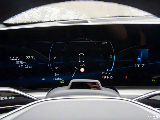 上汽通用凯迪拉克 LYRIQ锐歌 2022款 后驱长续航豪华版 上汽通用凯迪拉克 LYRIQ锐歌 2022款 后驱长续航豪华版