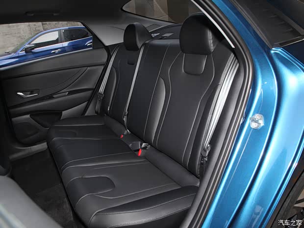 北京现代 伊兰特 2021款 1.5L LUX尊贵版