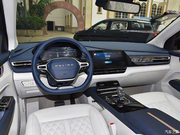 上汽通用五菱 五菱凱捷 2023款 混動(dòng)鉑金版