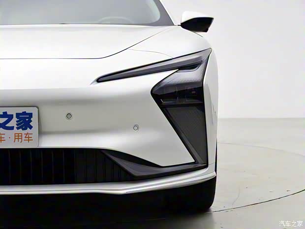 智己汽车 智己L7 2022款 天使轮版 智己汽车 智己L7 2022款 天使轮版