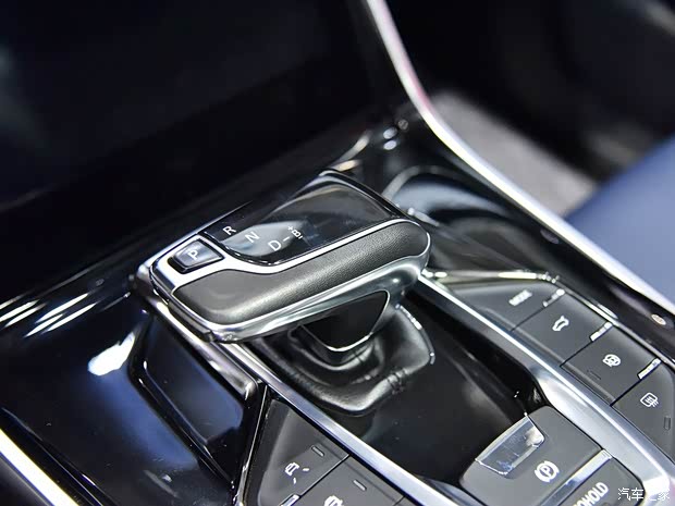 上汽大通 上汽MAXUS EUNIQ 6 2019款 基本型