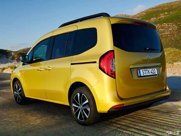 奔馳(進(jìn)口) 奔馳T級(jí) 2022款 基本型 奔馳(進(jìn)口) 奔馳T級(jí) 2022款 基本型