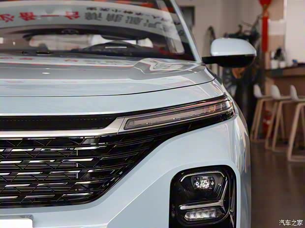 上汽通用五菱 新宝骏Valli 2021款 1.5T CVT那曲繁星