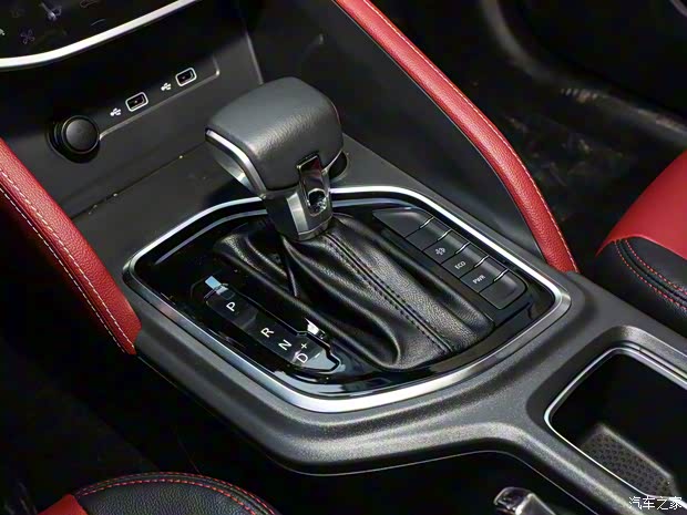 上汽大通 星際 2023款 星際L 2.0T 柴油 自動四驅(qū)精英版長箱