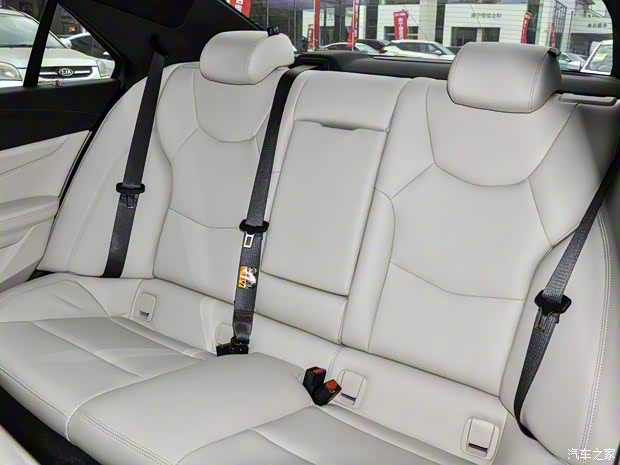 上汽通用凱迪拉克 凱迪拉克CT4 2023款 25T 風(fēng)尚型