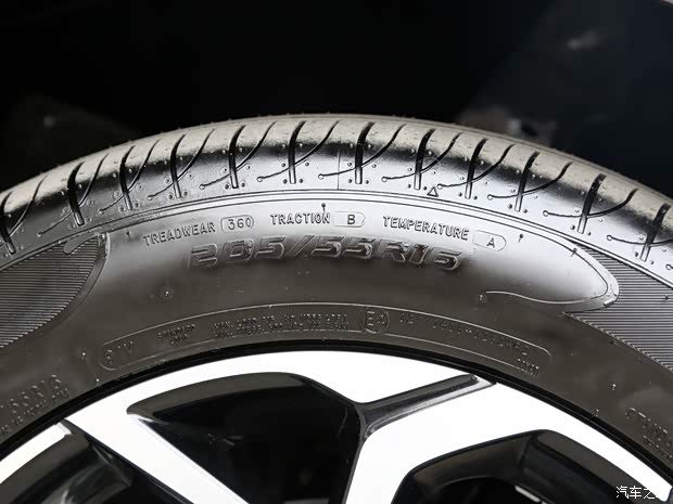 上汽集团 名爵5 2021款 180DVVT CVT青春旗舰版