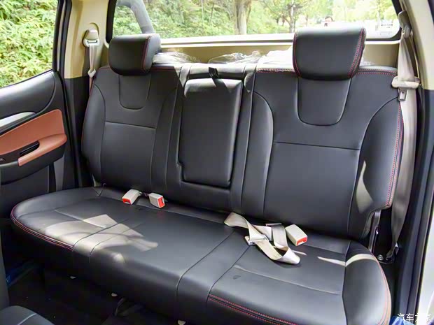 大運(yùn)汽車 大運(yùn)皮卡 2020款 2.0T柴油四驅(qū)手動尊享型長軸4F20TC