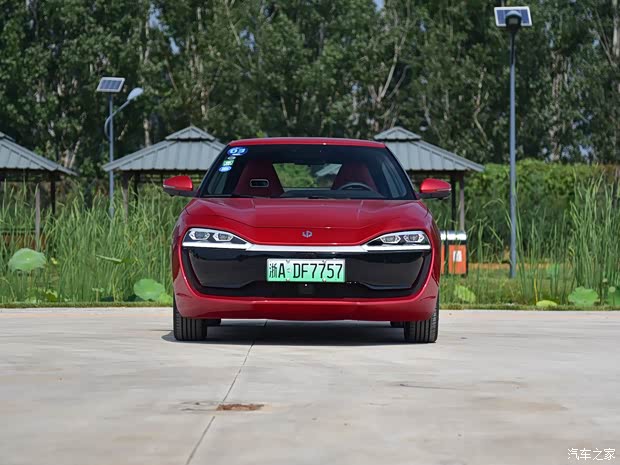 零跑汽车 零跑S01 2019款 380 Pro 零跑汽车 零跑S01 2019款 380 Pro