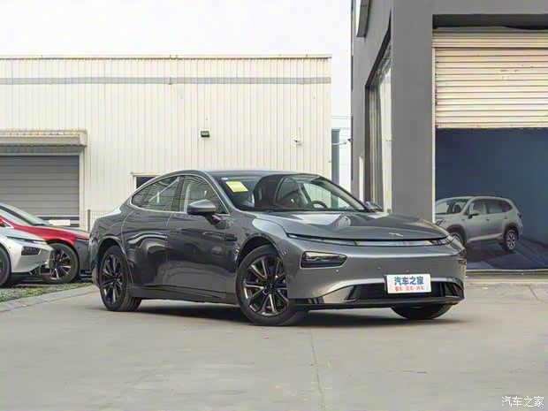 小鹏汽车 小鹏P7 2022款 670E+ 小鹏汽车 小鹏P7 2022款 670E+