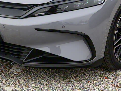 2025款 EV 智驾版 701KM尊荣型 2025款 EV 智驾版 701KM尊荣型