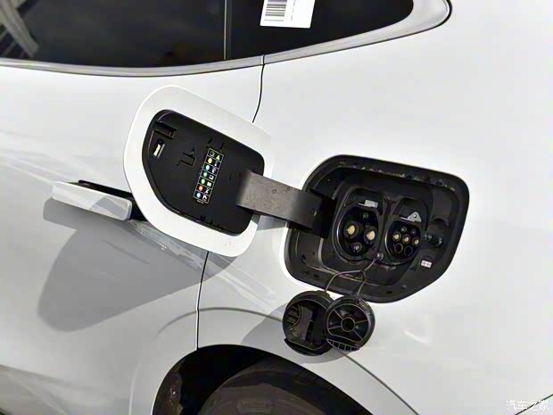 吉利汽车 银河E8 2024款 665km 星舰 远航版 吉利汽车 银河E8 2024款 665km 星舰 远航版