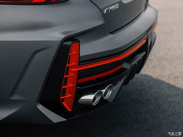 广汽乘用车 影豹 2022款 R-Style赛道版 广汽乘用车 影豹 2022款 R-Style赛道版