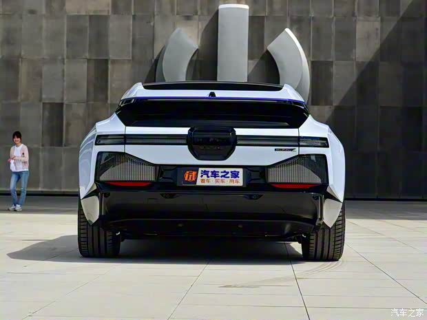 華人運(yùn)通 高合HiPhi Z 2023款 四座版