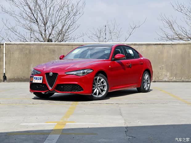 阿尔法·罗密欧 Giulia 2022款 2.0T 280HP Ti 驾控版