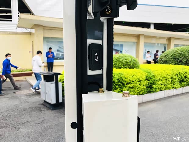 五菱工業(yè) 五菱榮光小卡翼開啟 2020款 1.5L單排翼開啟L3C