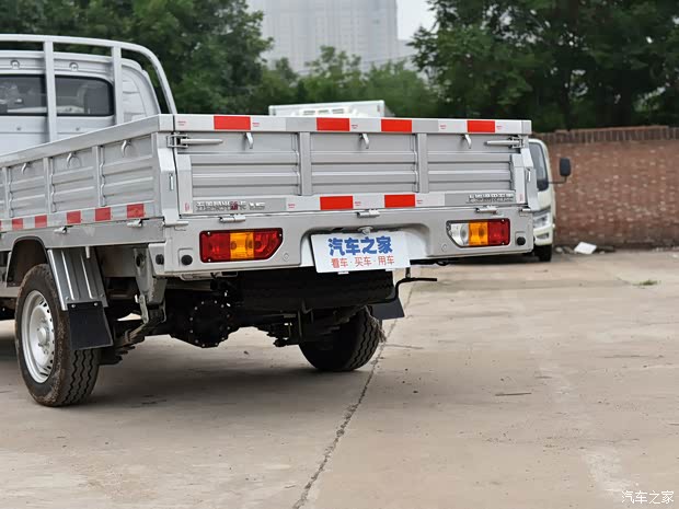 上汽通用五菱 五菱榮光新卡 2021款 1.5L汽車下鄉(xiāng)版LV0加長單排L3C