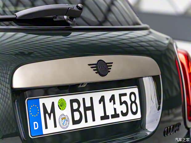 MINI MINI 2022款 1.5T COOPER 执迷特别版 五门版 MINI MINI 2022款 1.5T COOPER 执迷特别版 五门版